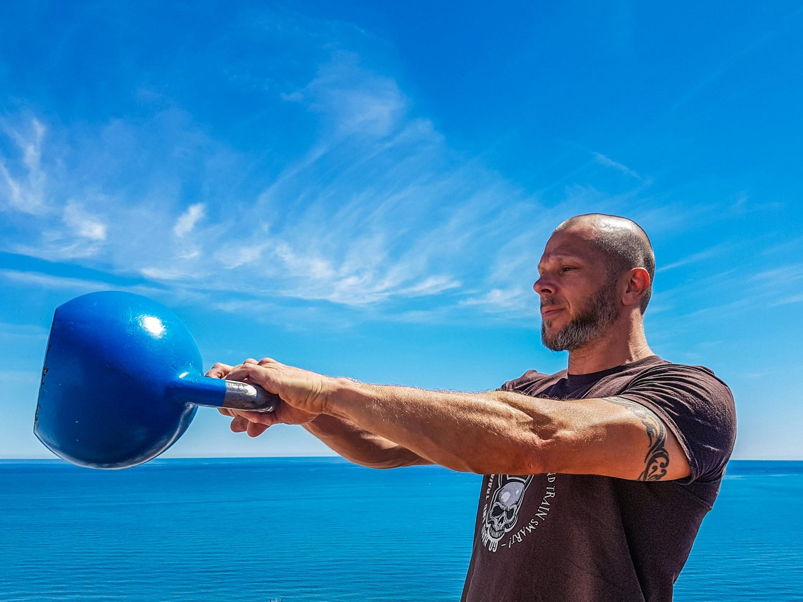 Read more about the article METIS Neoprene Kettlebells: A Comprehensive Review